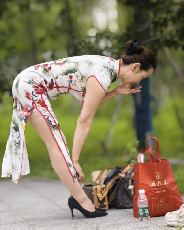 江阴旗袍熟女-51花探