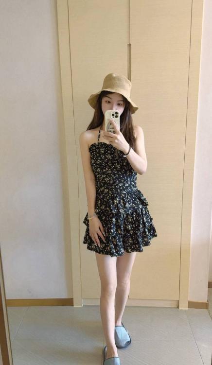 苗条身材颜值妹子-51花探