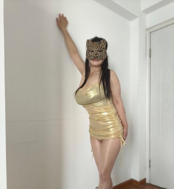 风骚巨乳熟女-买色网