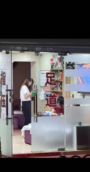 路边小店出击-51