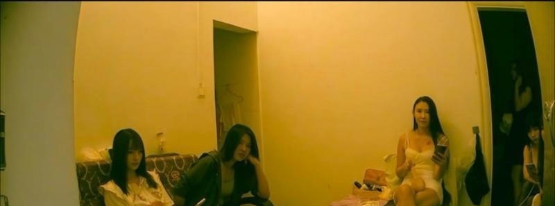 巷子里站街女-51
