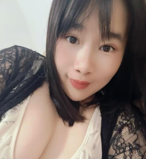 大胸肥臀小姐姐-51