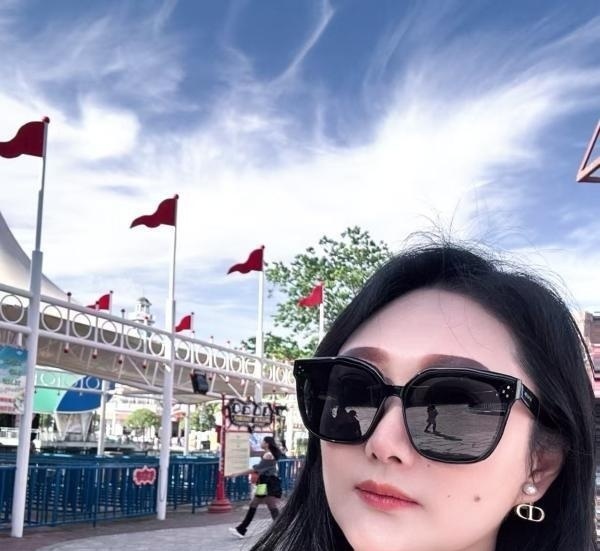 服务很好的小姐姐-51