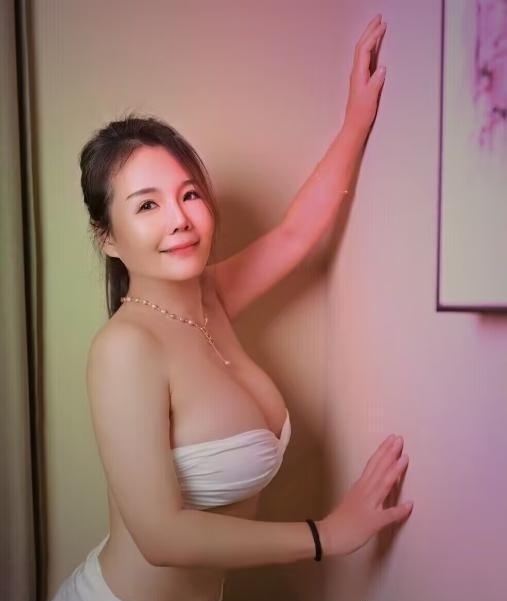 大胸御姐深喉-买色网