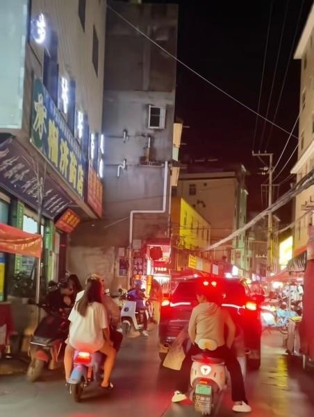昆明官渡区暗巷-51