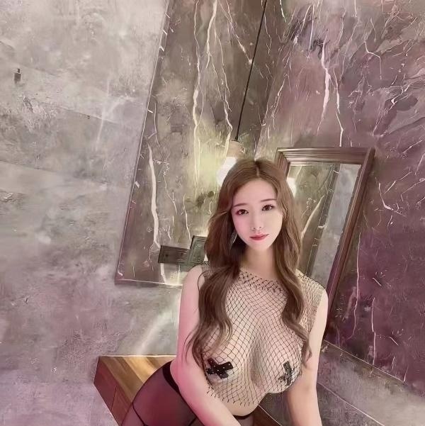 E罩杯欧美身材骚妇-买色网