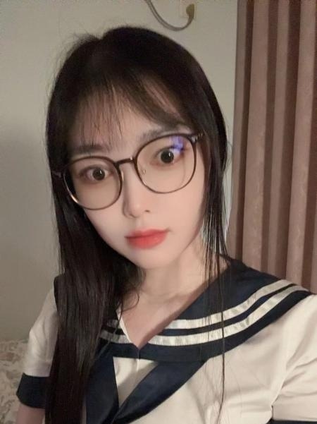 温柔大胸眼镜老师-买色网