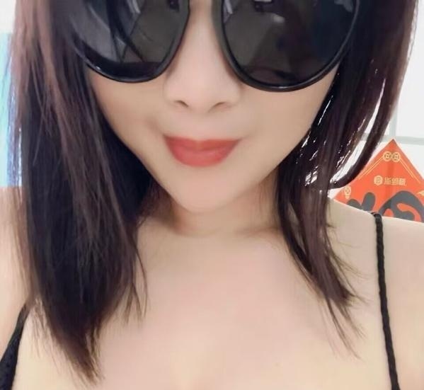 大胸肥臀小姐姐-买色网