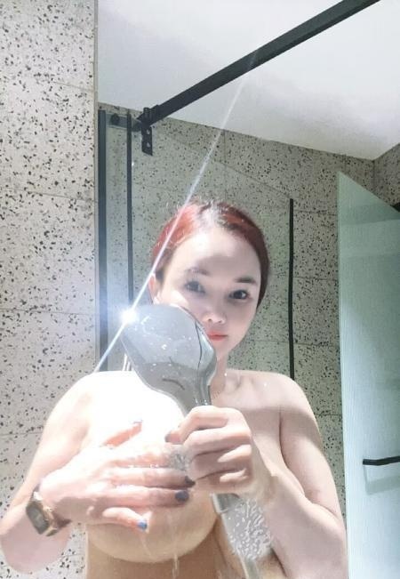 市中心超骚的一姐-买色网