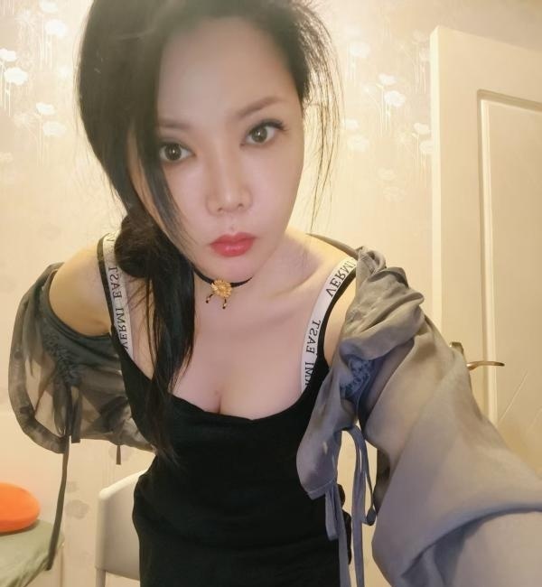 少妇会来事-买色网