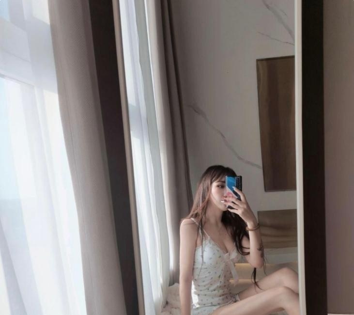 风骚水嫩美少女-买色网