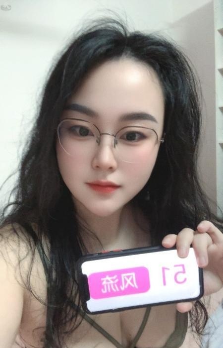 浦东吊钟乳眼镜妹-买色网