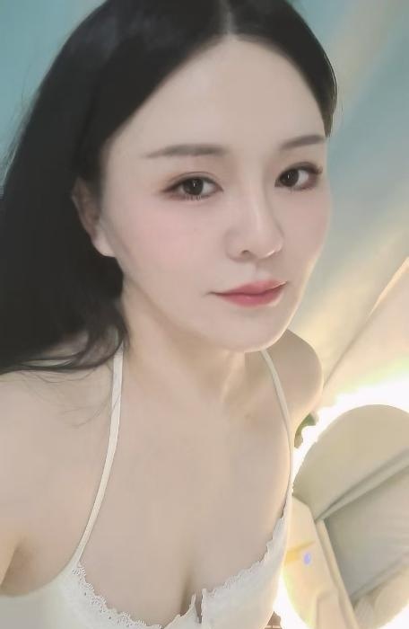 服务型美乳姐姐-买色网