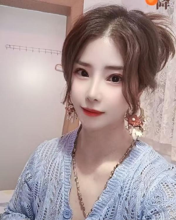 江岸服务小妹-买色网
