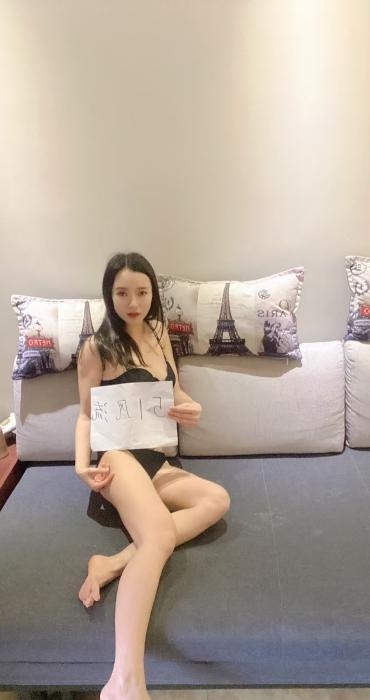 雾都风姿绰约女子-买色网