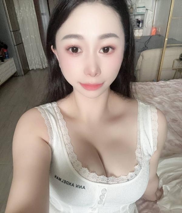 大胸翘臀妹子-买色网
