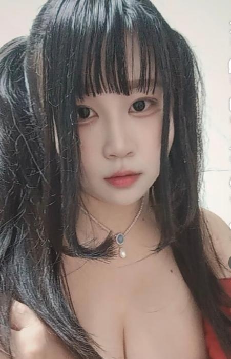 可舌吻E乳妹子-买色网