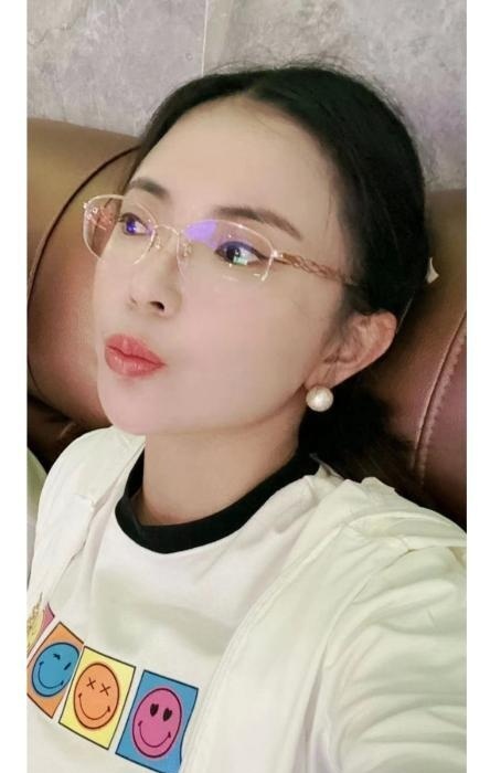 双飞眼镜儿妹妹和闺蜜-买色网