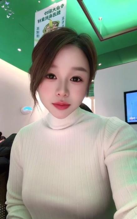 骚到骨子里的美少妇-买色网