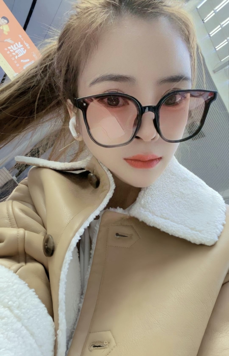二刷浦东骚妹子小爱茜-买色网