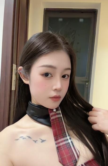 福田腿模花花回归-买色网