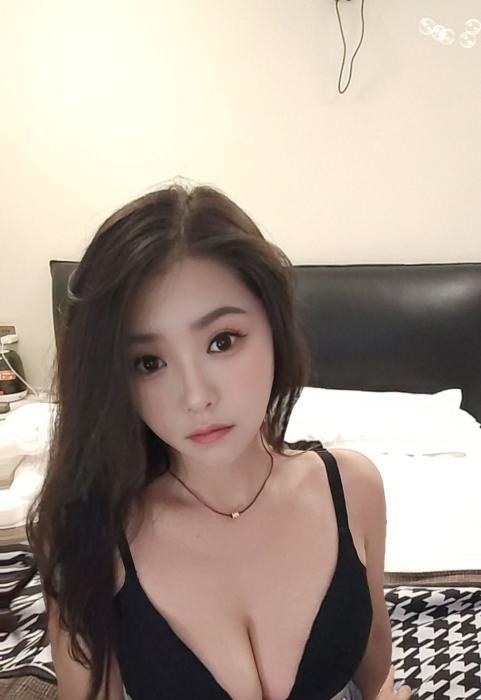 性感丰满舌吻小妹子-买色网