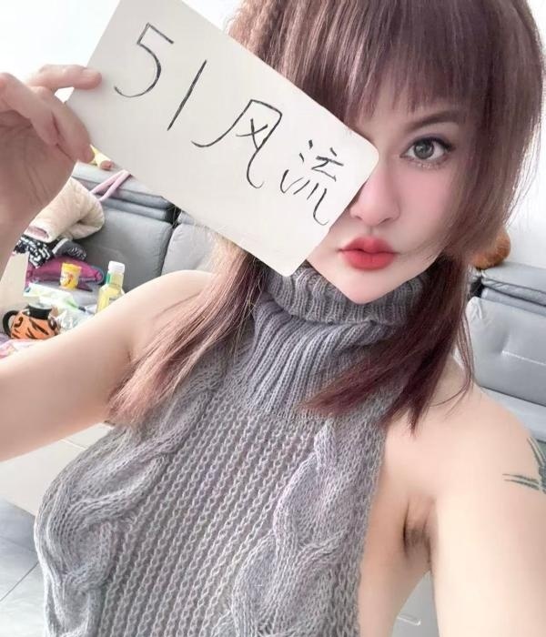软胸会喷水的姐姐-买色网