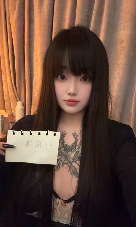 前凸后翘嫩妹珊珊-买色网
