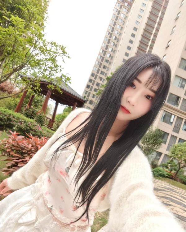 光谷大长腿芳芳-51