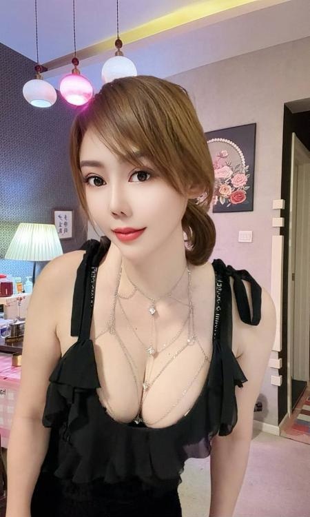 白嫩性感大胸长腿御姐-51