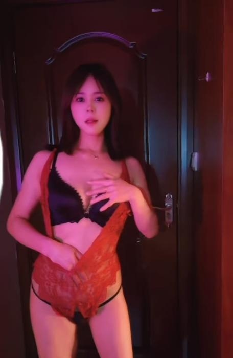 厕所后入大乳嫩妹-51
