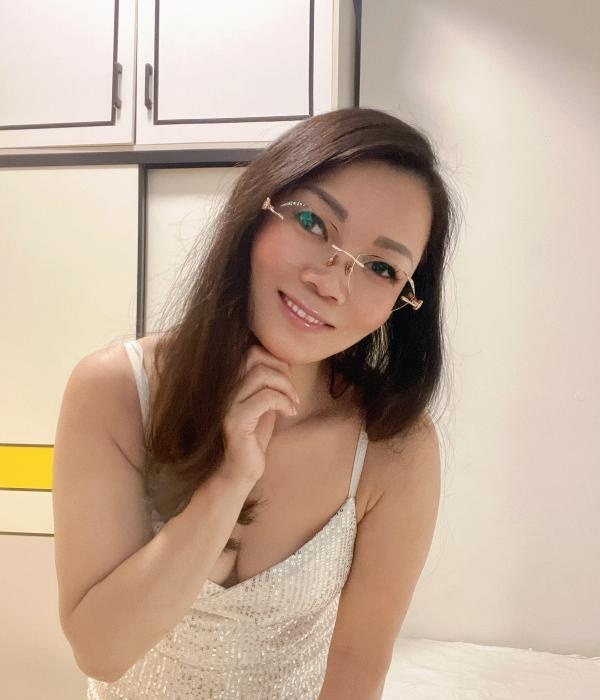 白云眼镜熟女-51