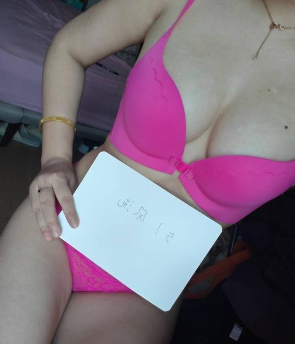 重庆身材高挑大胸美女-51