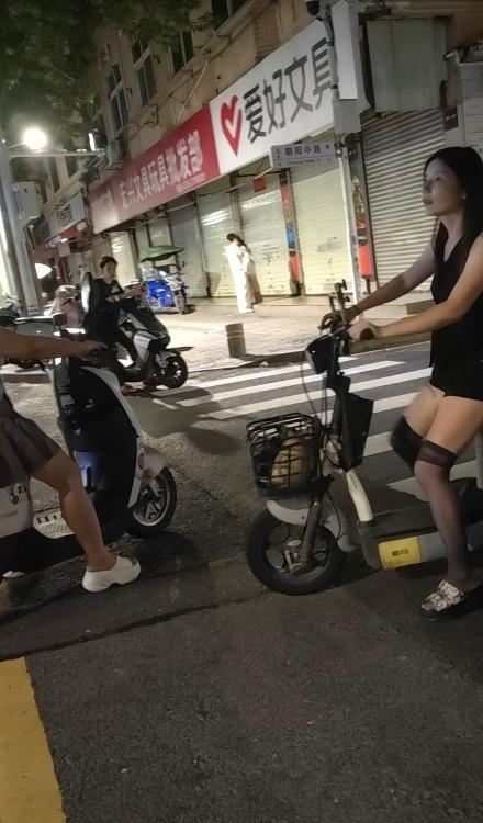 宝安摩的女-51