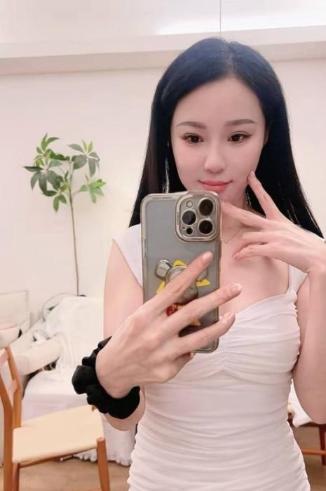 气质肤白貌美桃子-51