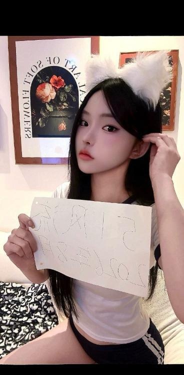 172梨形身材甜妹-51