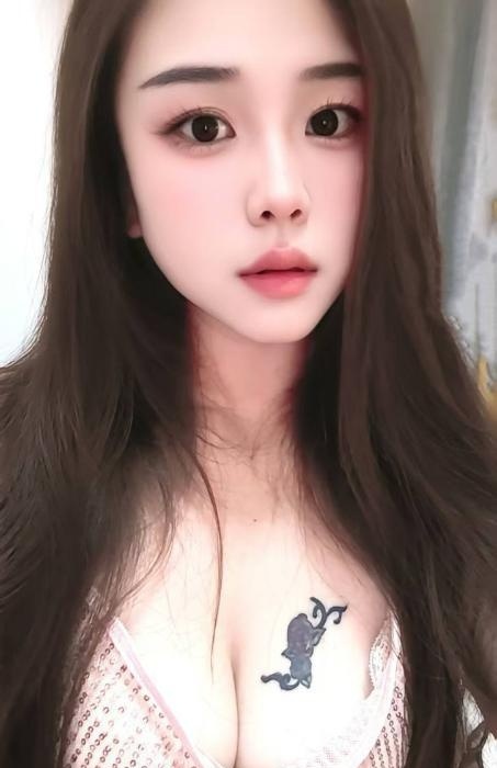 舌吻邻家女孩露露-51