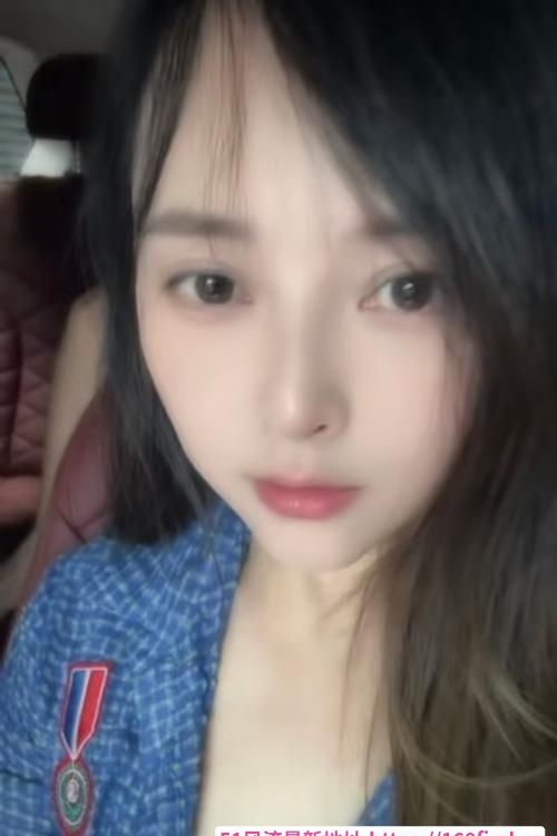服务系大胸一线天少妇-51