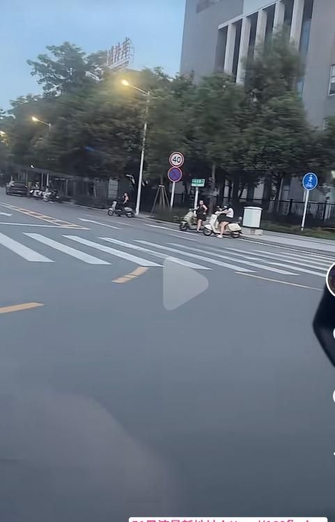 珠海摩的站街女-51
