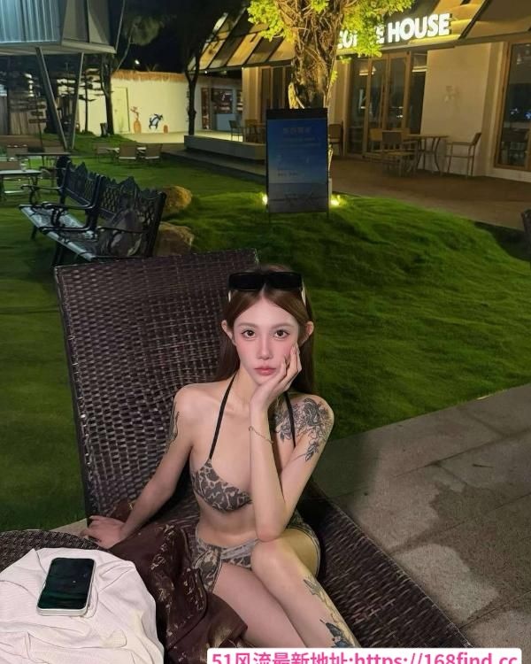 比比会喷水的纹身嫩妹-51